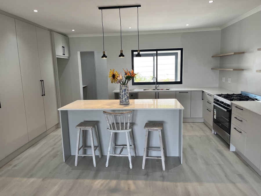 4 Bedroom Property for Sale in Oceanview Heights Western Cape